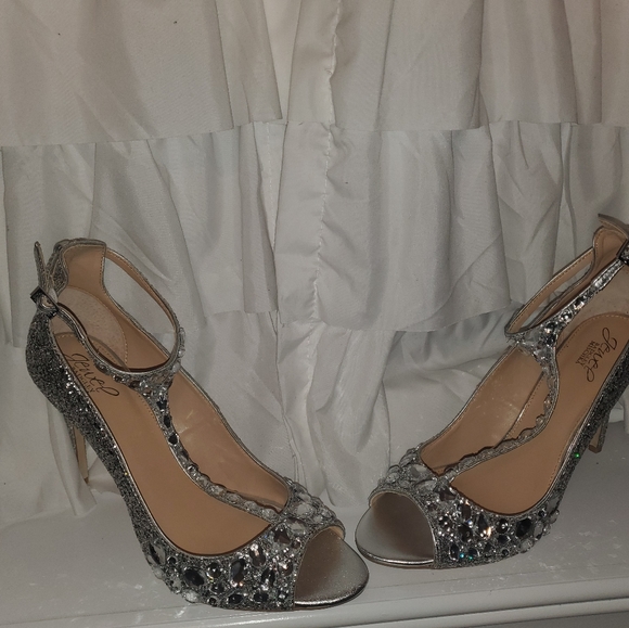 Badgley Mischka Shoes - Glittery Badgley Mischka bejeweled t strap heels.
